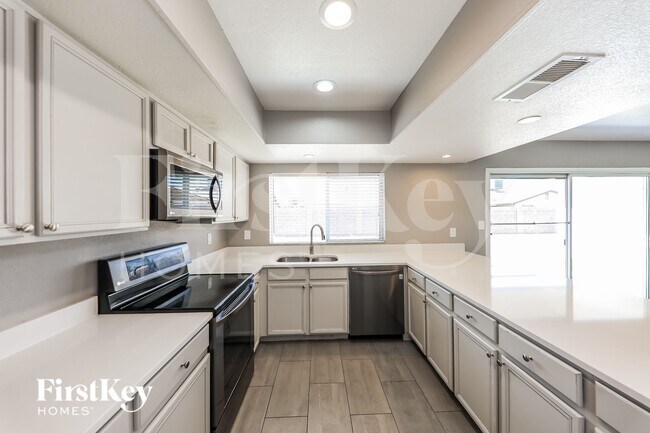 Building Photo - 4855 W North Ln