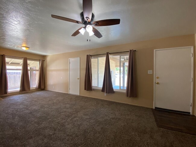 Building Photo - 4734 E Princeton Ave