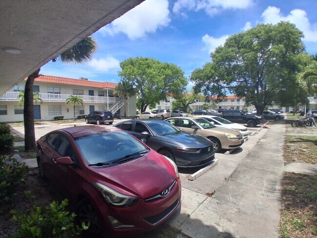 Foto del edificio - 401 SW 13th Pl