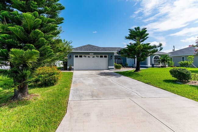 Building Photo - Coming in Sept ! Beautifully Furnished and  recently renovated home