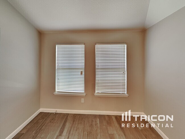 Foto del edificio - 124 Gentle Winds Rd