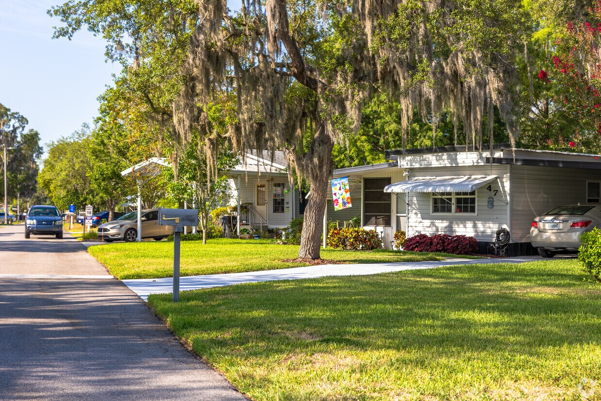 Building - Winter Haven MHC