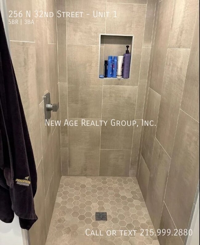 Building Photo - 256 N 32nd St
