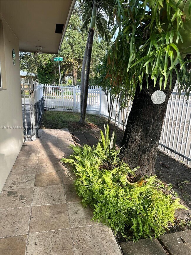 Foto del edificio - 2501 NW 14th St