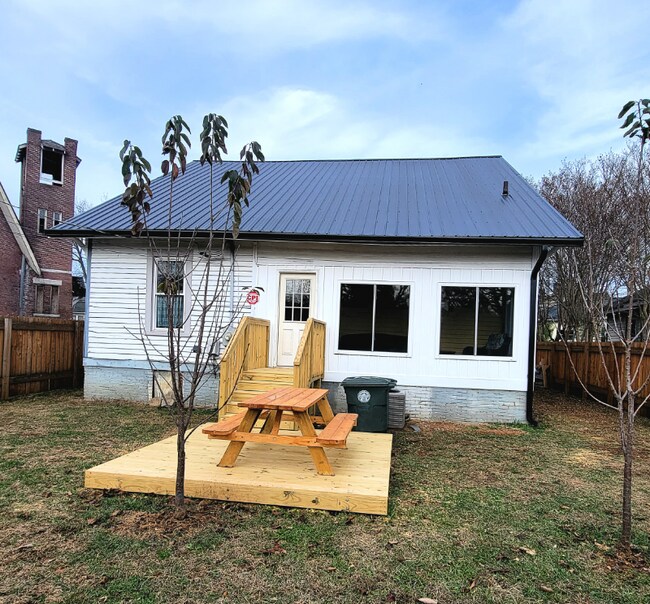 Building Photo - 115 Ridge Ave