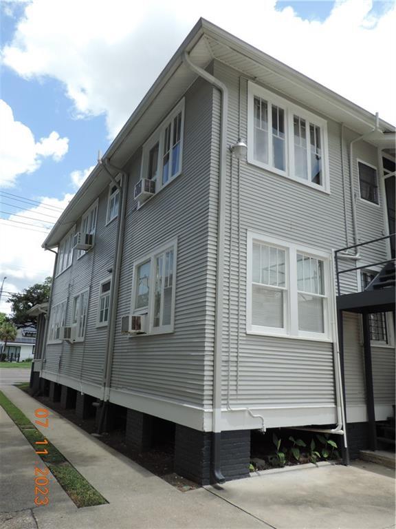 Building Photo - 7726 S Claiborne Ave