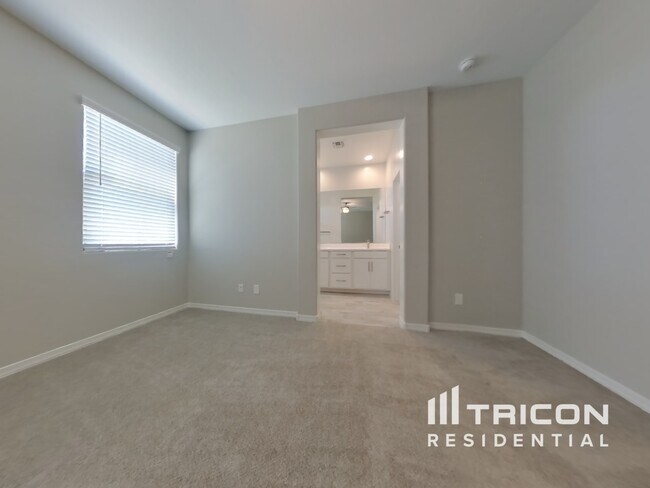 Building Photo - 10841 W Marshall Ave Phoenix AZ