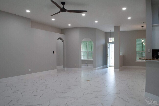 Building Photo - 4906 Laurel Oak Dr