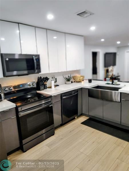 Foto del edificio - 5711 Sheridan St