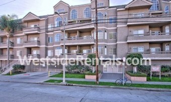 Foto principal - 14960 Dickens St