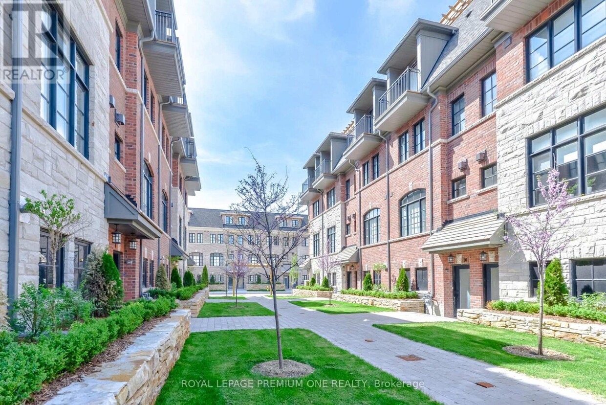 Building Photo - 21-21 Salvador Allende Ct