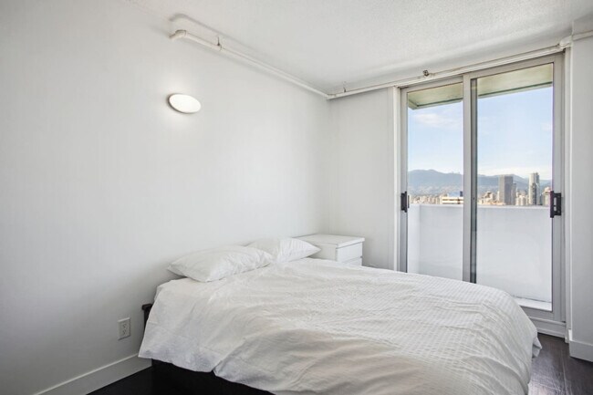 Photo du bâtiment - 1125 W 12th Ave