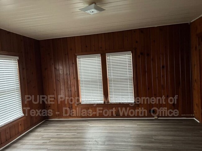 Building Photo - 608 Prairie St