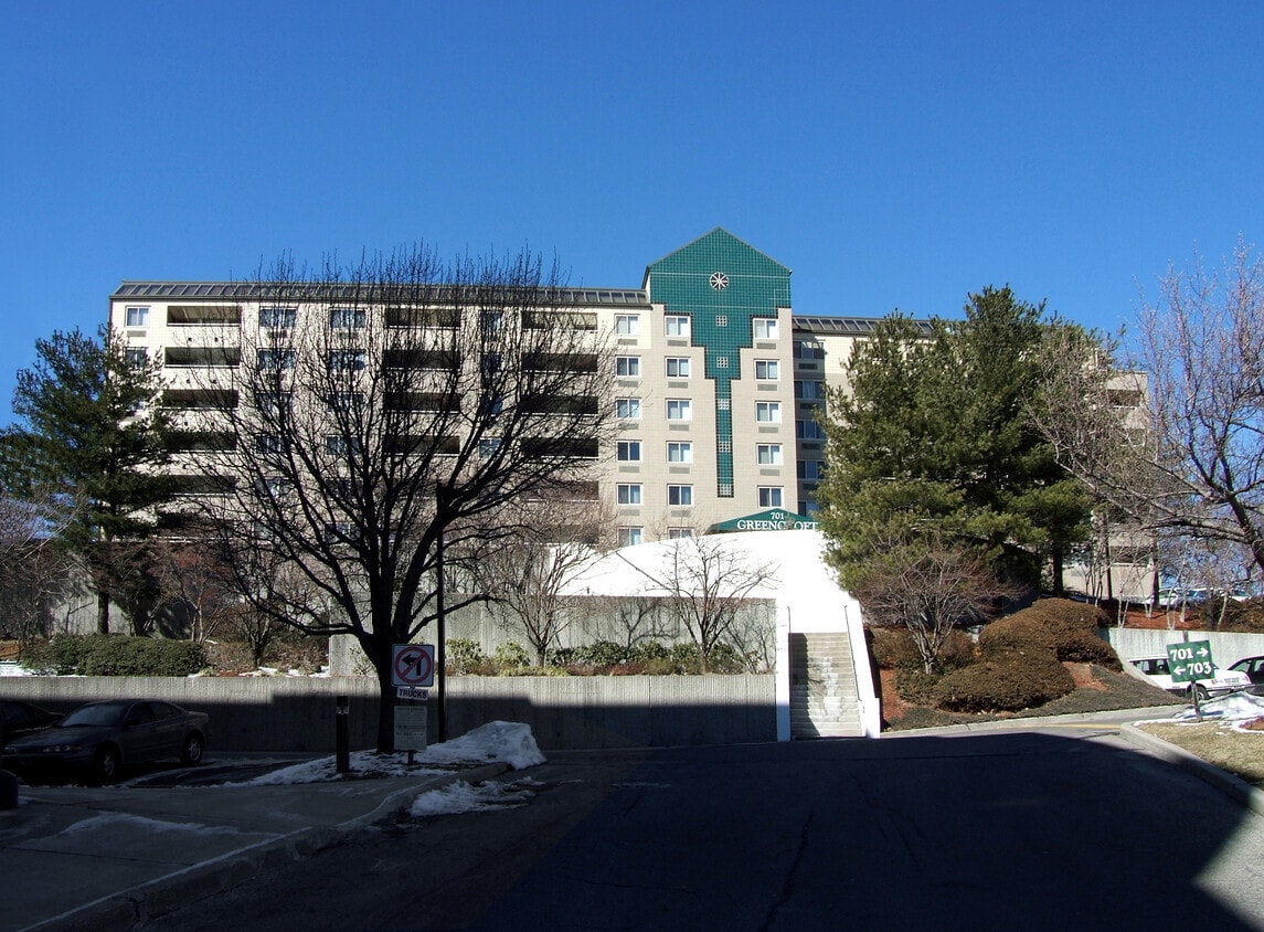 Vista desde el sureste - Greencroft Condominiums