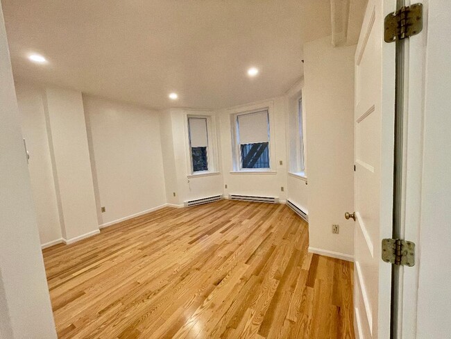 Photo - 1077 Beacon St Apartment