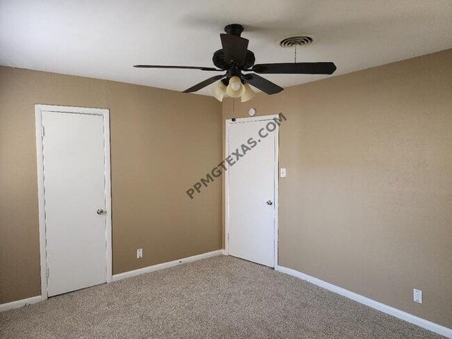 Building Photo - 5453 Wayside Ave