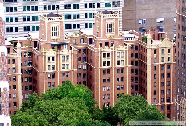 Building Photo - 333 E 43rd St