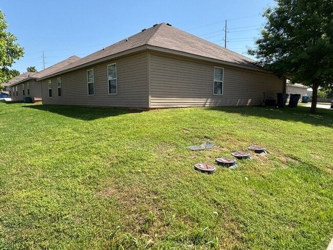 Building Photo - Modern 3-Bed, 2-Bath Duplex with Garage in...