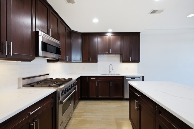 Photo - 1915 West Diversey Parkway-402 Apartment