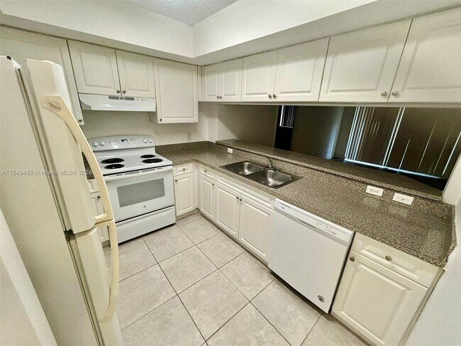 Foto del edificio - 410 S Park Rd