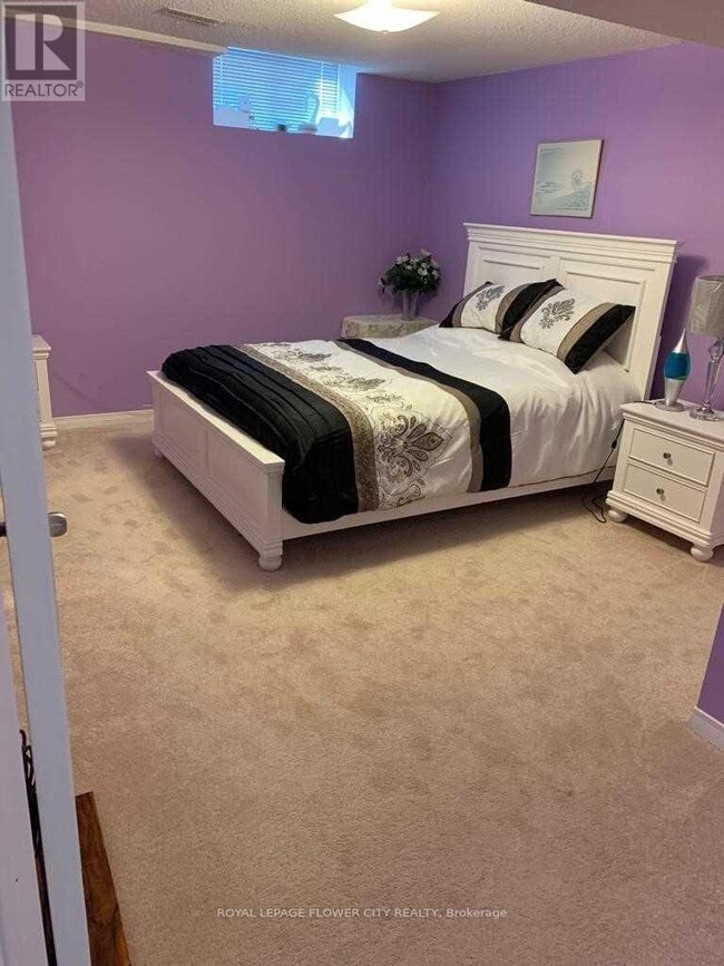 Photo du bâtiment - 5688 Brightpool Crescent