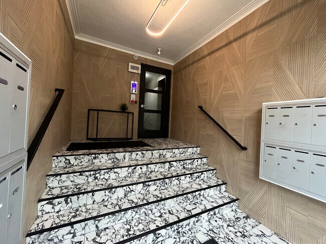 Photo du bâtiment - 153 Ranleigh Avenue