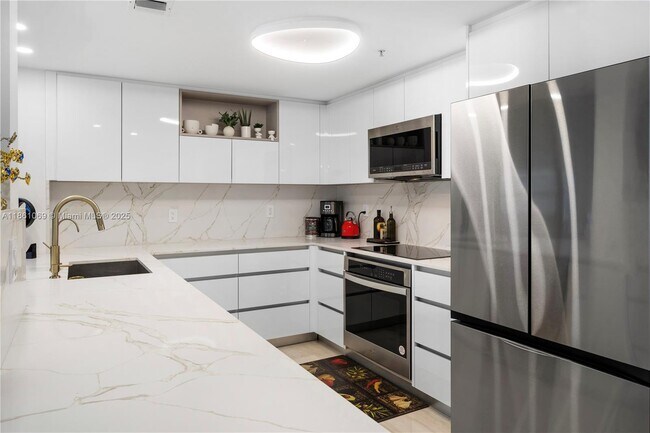 Foto del edificio - 701 Brickell Key Blvd