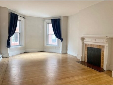 Building Photo - 222 Newbury St