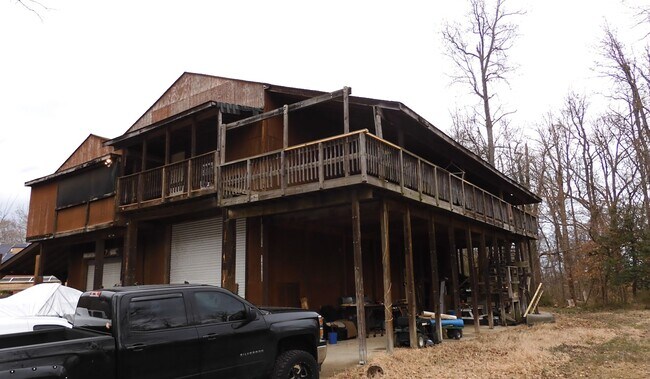 Building Photo - 100 Cedar Lane