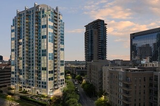 Building Photo - SkyHouse Dallas Apartments
