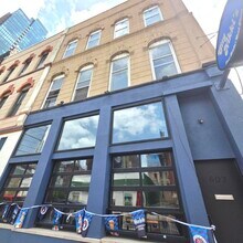Building Photo - 607 N Wells St