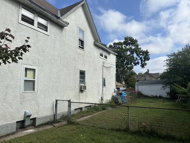 Foto del edificio - 3829 Bloomington Ave