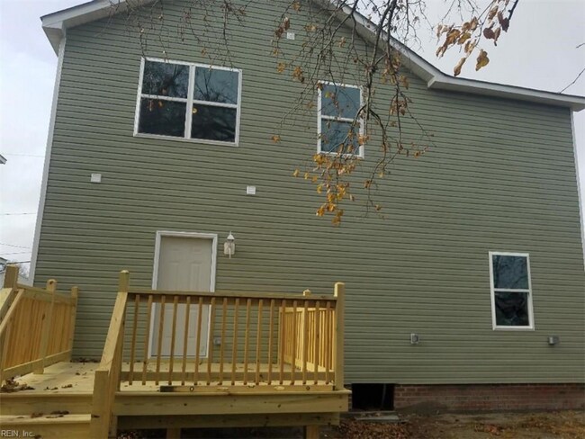 Building Photo - 1508 Oakfield Ave