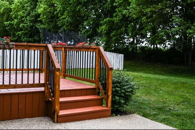 Building Photo - 227 Dowler Dr