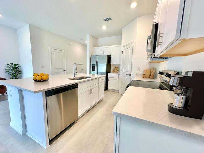 Building Photo - Stylish 3Bedrooms 2.5Bath townhome-living ...