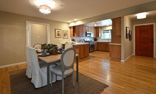 Building Photo - 1398 Santa Fe Dr