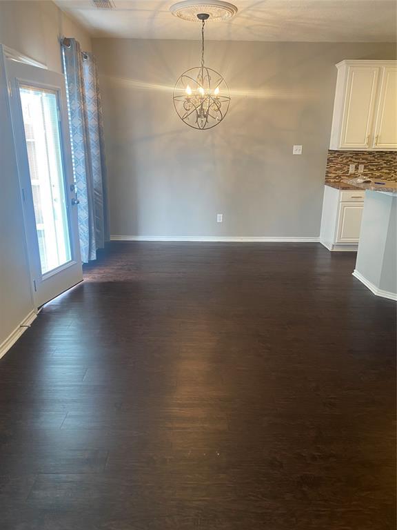 Foto del edificio - 9031 Elm Drake Ln