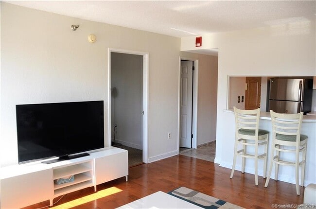 Building Photo - 127 Greyrock Pl