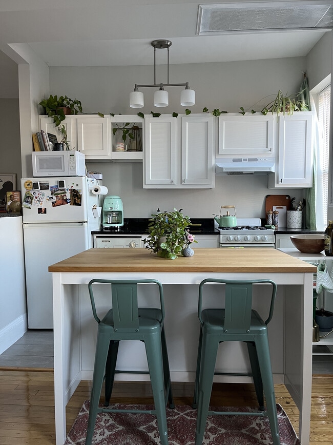 Building Photo - 1169 Commonwealth Ave