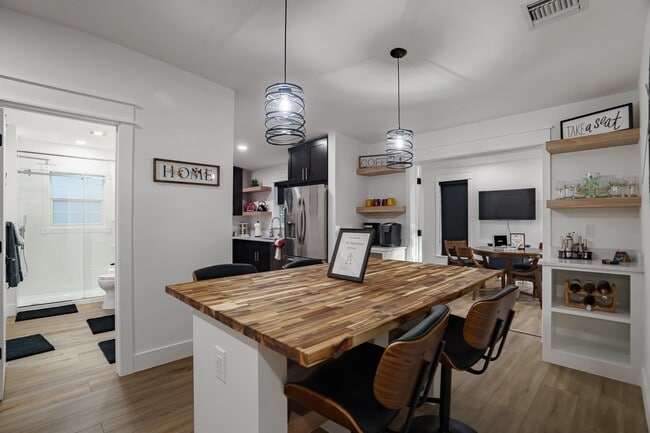 Foto del edificio - 1821 Jackson Bluff Rd