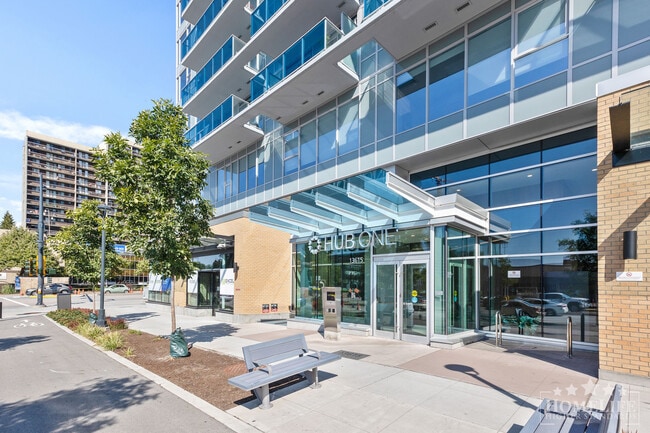 Building Photo - Exceptional Corner 2-Bedroom Residence in ...