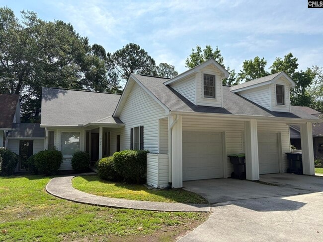 Building Photo - 1924 Pine Lake Dr