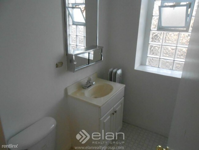 Foto del edificio - 7013 N Paulina St