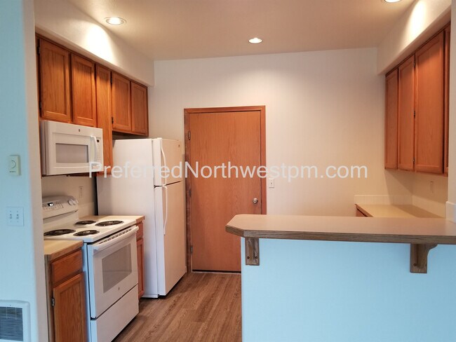 Building Photo - 4123 Forsythia St