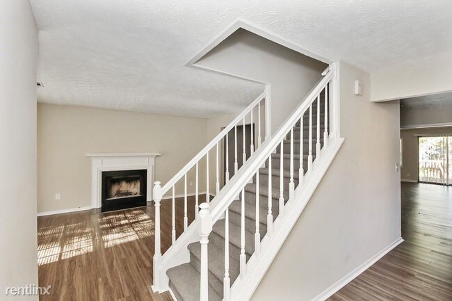 Building Photo - 4 br, 2.5 bath House - 225 Littlewick Way