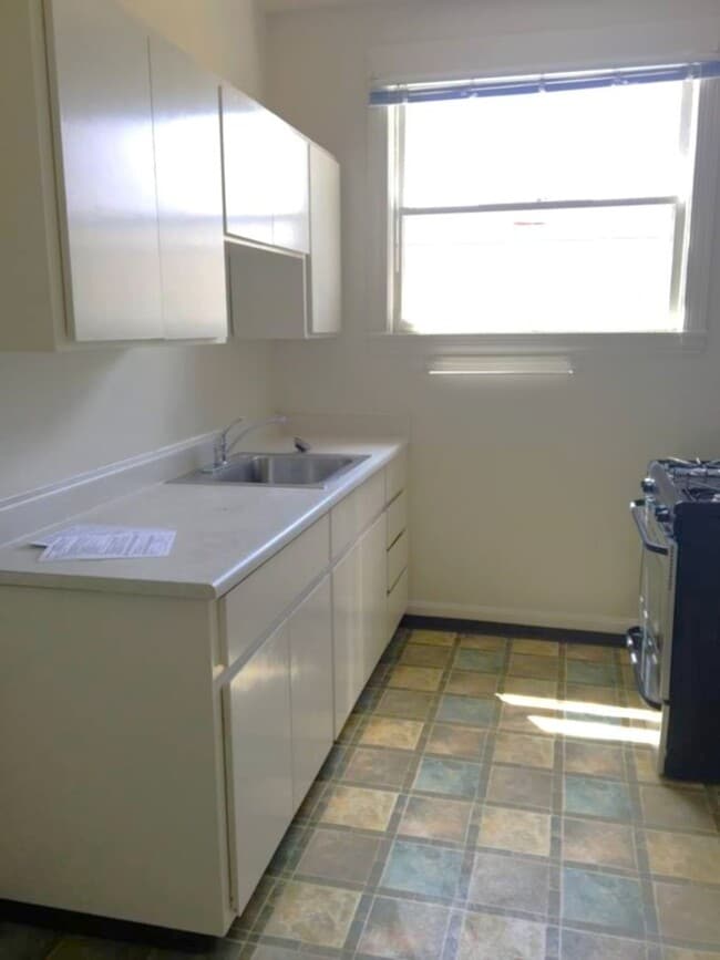 Foto del edificio - Sunny Studio Apartment, Close to everywhere! Near by BART