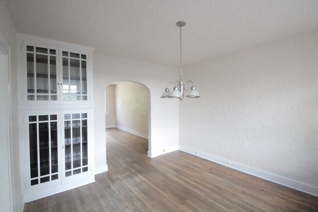 Foto del edificio - 8003 St Lawrence Ave