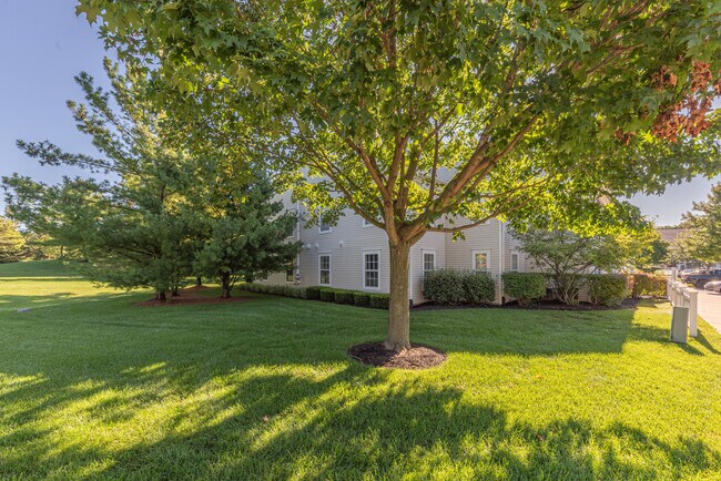 Building Photo - 2646 S Knightsbridge Cir