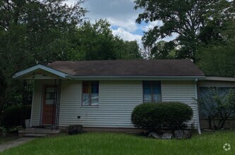 Building Photo - 1611 Pepper Dr