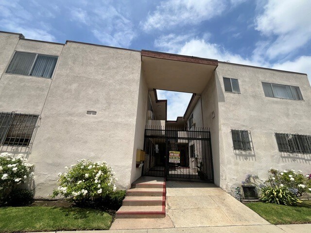 Foto del edificio - 3357 Oakhurst Ave.